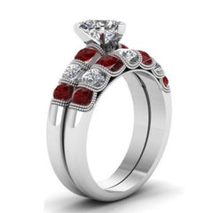 Statement Fashion Set Ring With Heart Shaped Diamonds